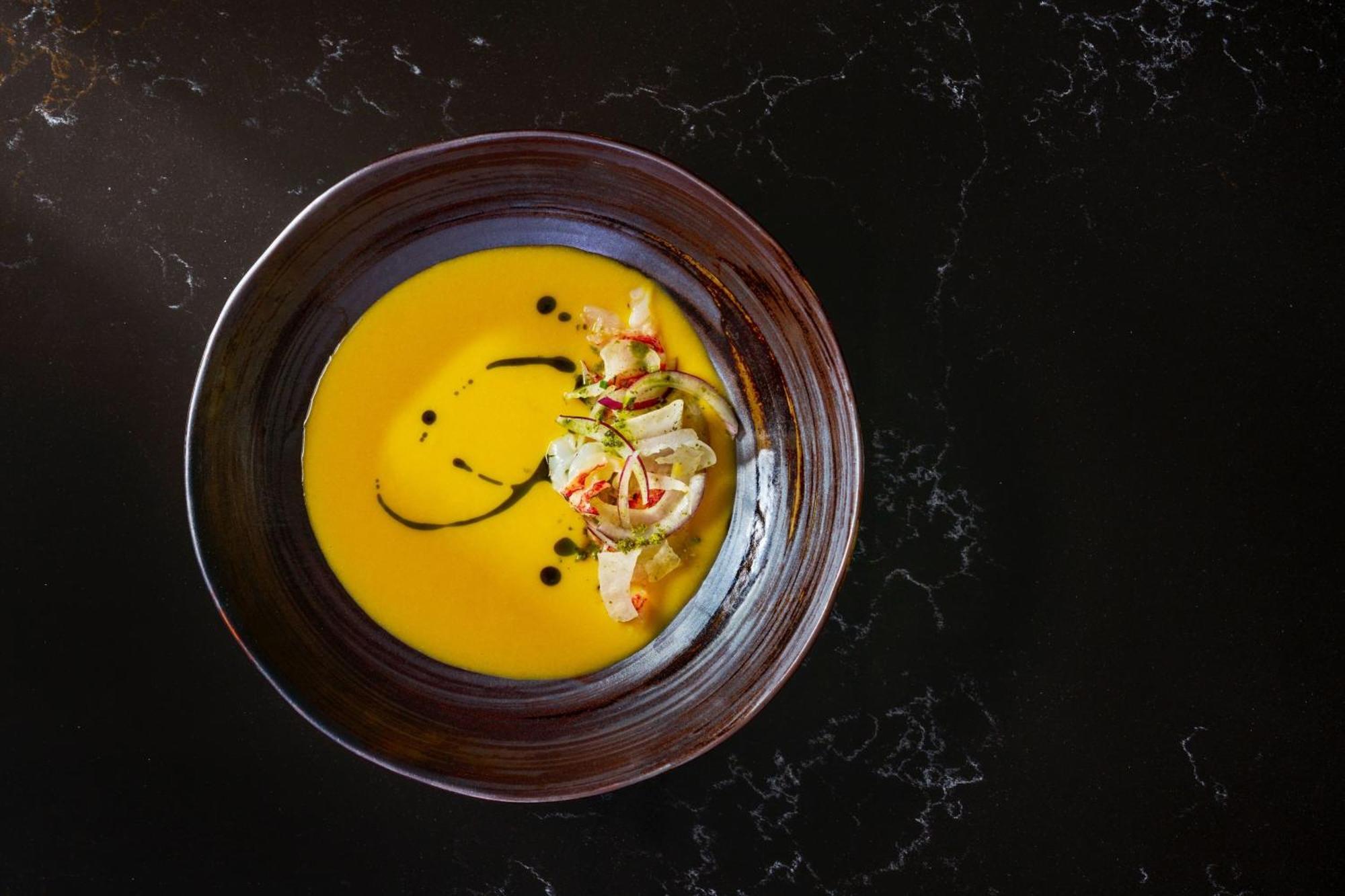 W Singapore - Sentosa Cove Ngoại thất bức ảnh A bowl of carrot soup